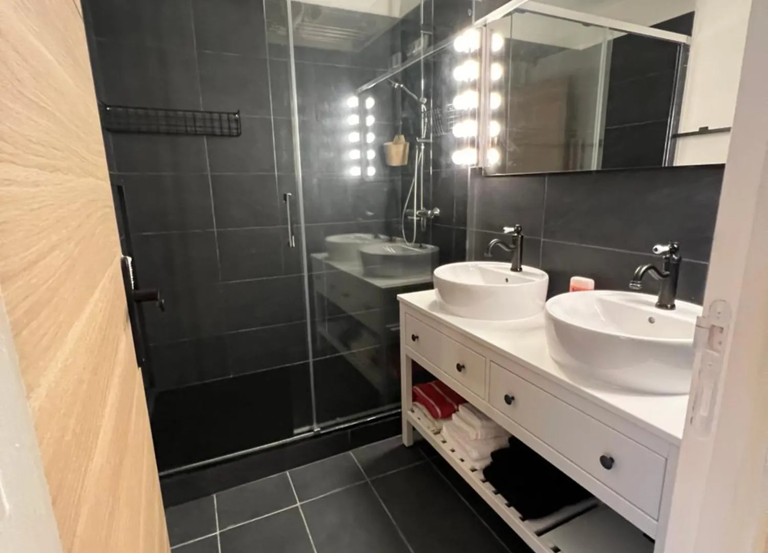 Apartment Parisnicostay - Cosy 4 Bedrooms Flat Seine River *